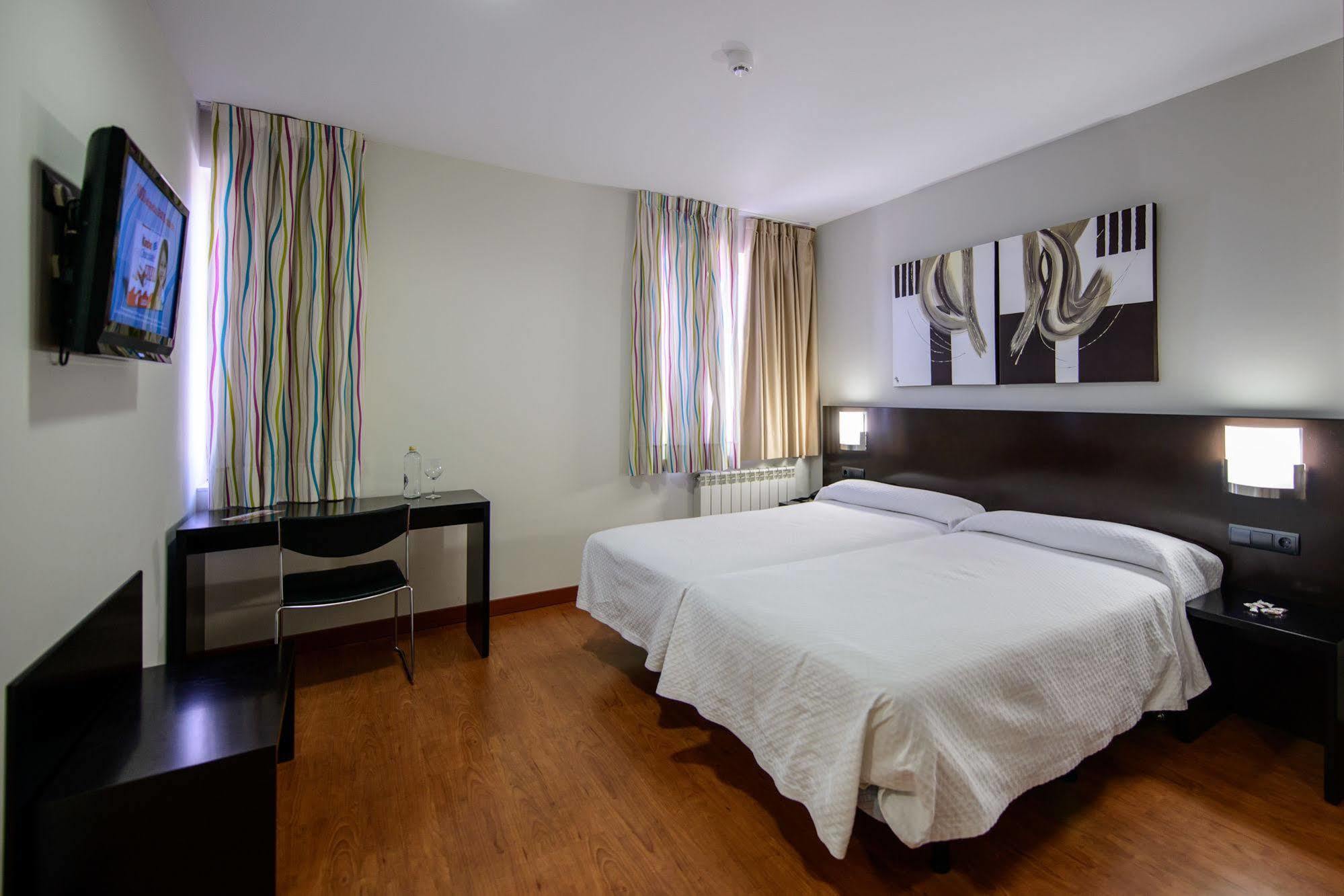 Hotel El Paso Honroso Hospital de Orbigo Bagian luar foto