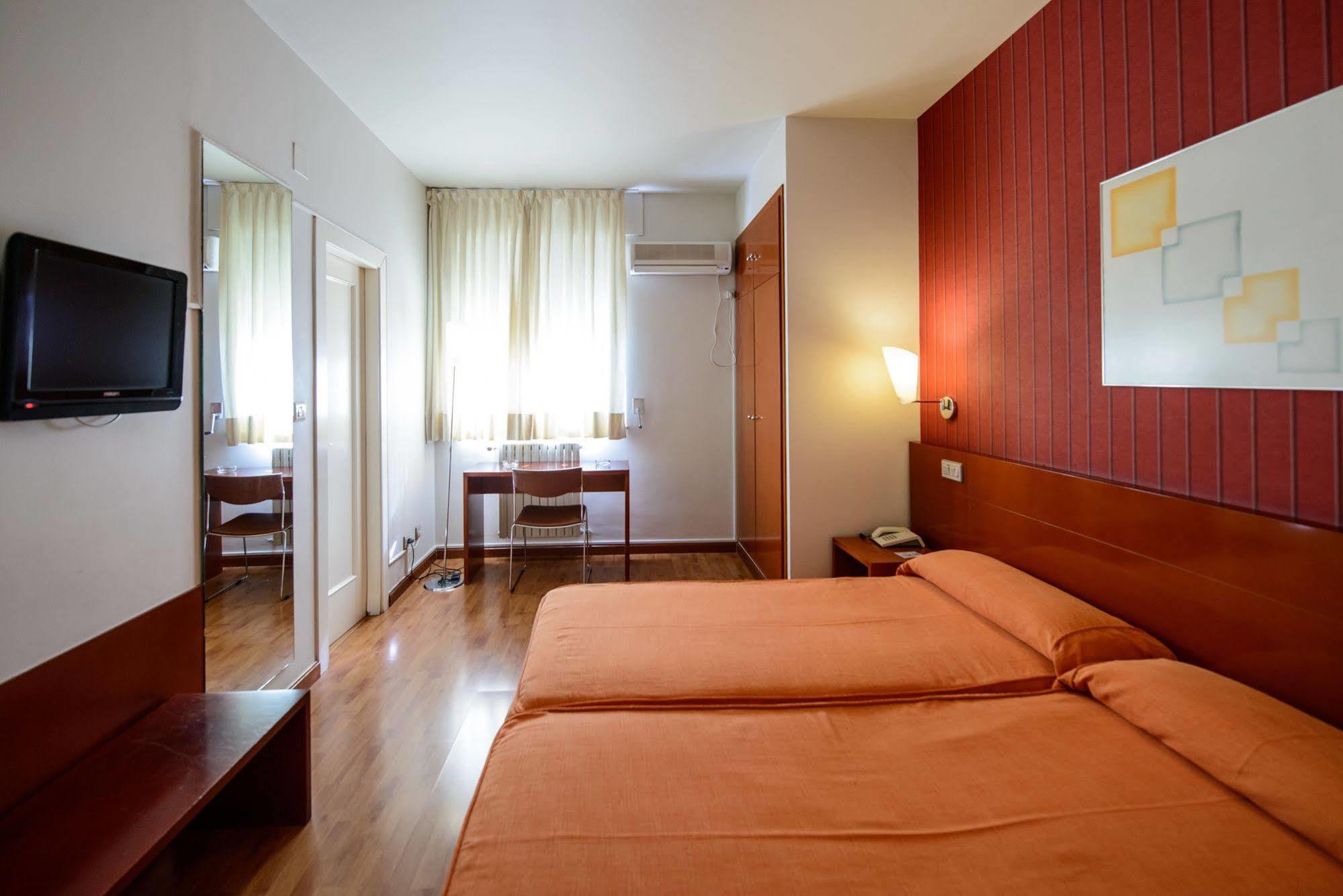 Hotel El Paso Honroso Hospital de Orbigo Bagian luar foto